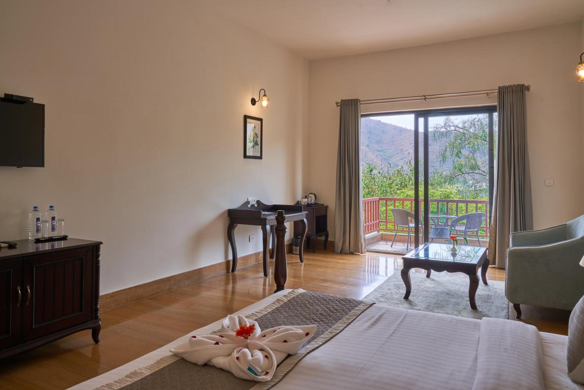 The Hunting Lodge Resort Udaipur - Villas & Pool Dabok ภายนอก รูปภาพ