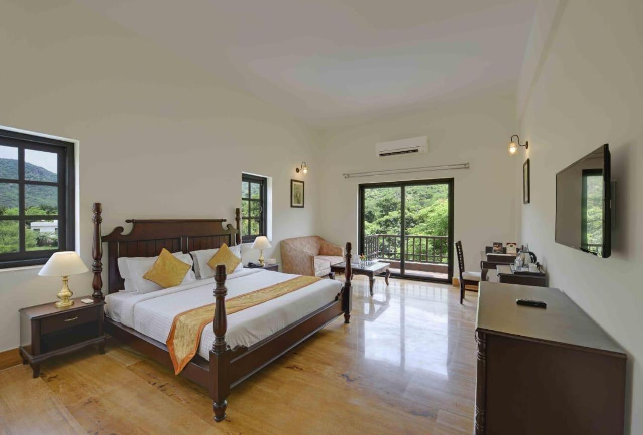 The Hunting Lodge Resort Udaipur - Villas & Pool Dabok ภายนอก รูปภาพ