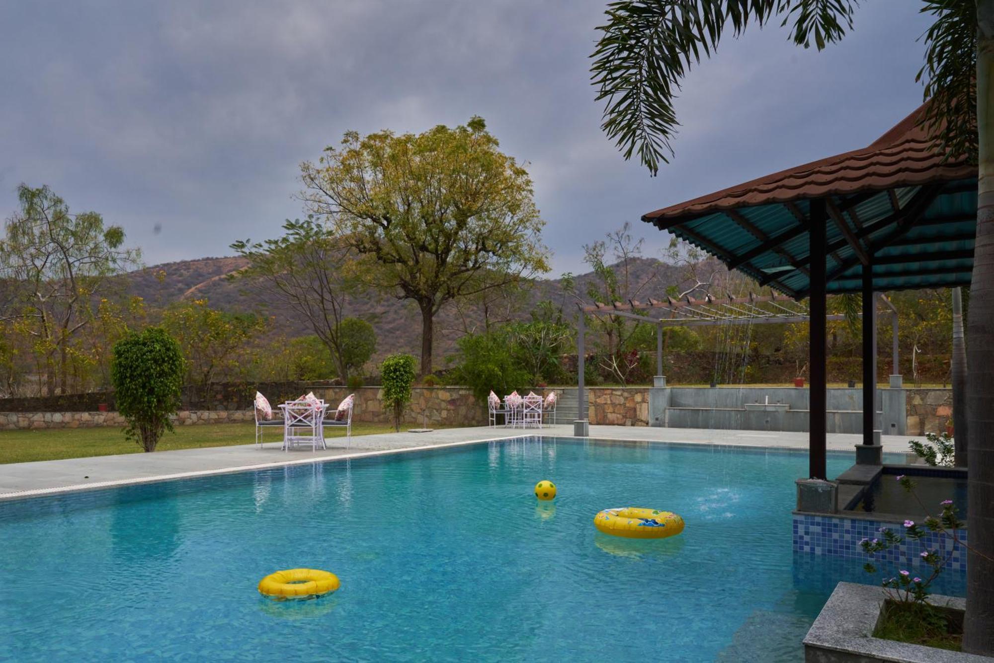 The Hunting Lodge Resort Udaipur - Villas & Pool Dabok ภายนอก รูปภาพ