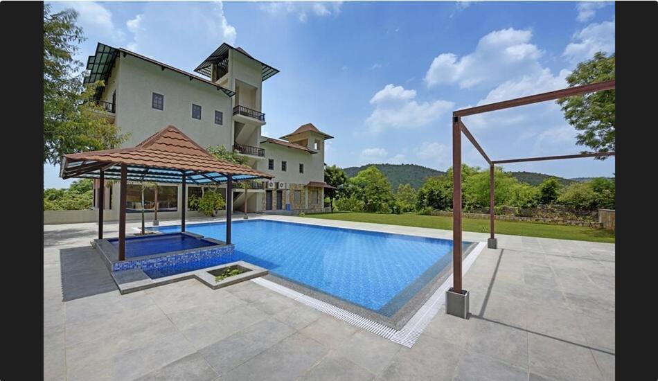 The Hunting Lodge Resort Udaipur - Villas & Pool Dabok ภายนอก รูปภาพ
